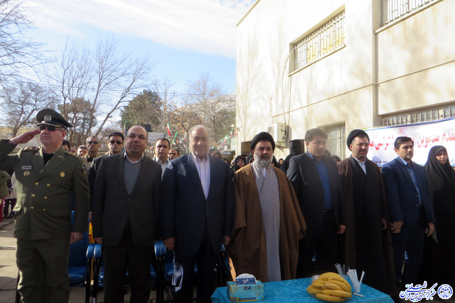 گزارش تصویری نواخته شدن «زنگ انقلاب» در خرم‌آباد