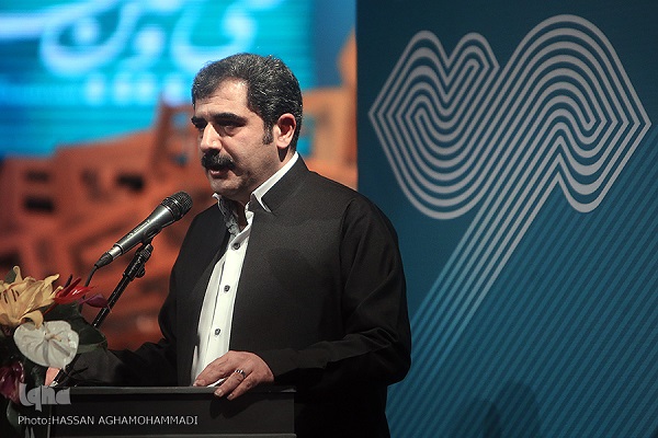معرفی و تقدیر از برگزیدگان جشنواره «تئاتر فجر»/تجلیل از خانواده شهید تواضع