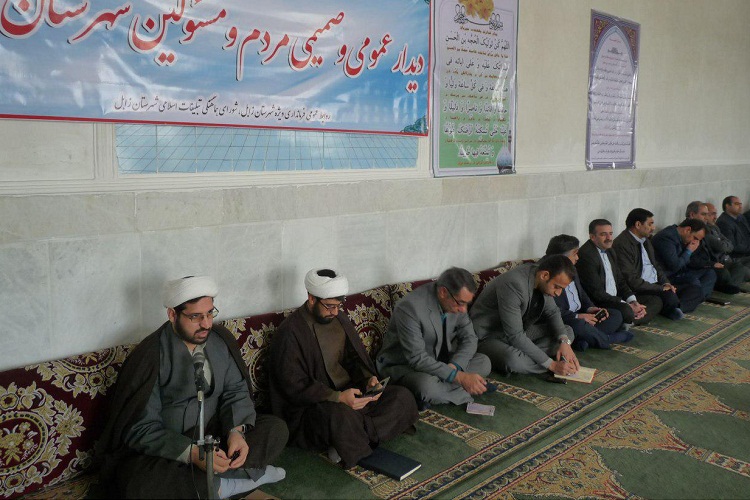 نشست مردم و مسؤولین در مسجد امام حسن مجتبی(ع) زابل + عکس