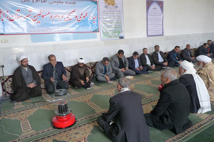 نشست مردم و مسؤولین در مسجد امام حسن مجتبی(ع) زابل + عکس