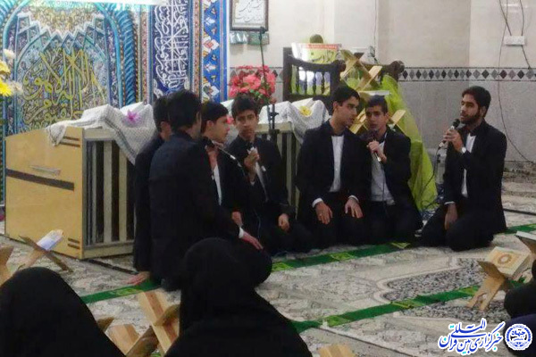 برگزاری محفل «انس با قرآن» در دانشکده علوم قرآنی میبد+عکس