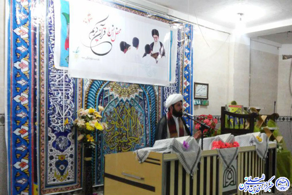 برگزاری محفل «انس با قرآن» در دانشکده علوم قرآنی میبد+عکس