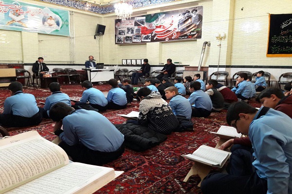 محفل انس با قرآن از سوی دارالقرآن حسین بن علی(ع) تبریز برگزار شد محفل انس با قرآن از سوی دارالقرآن حسین بن علی(ع) تبریز برگزار شد