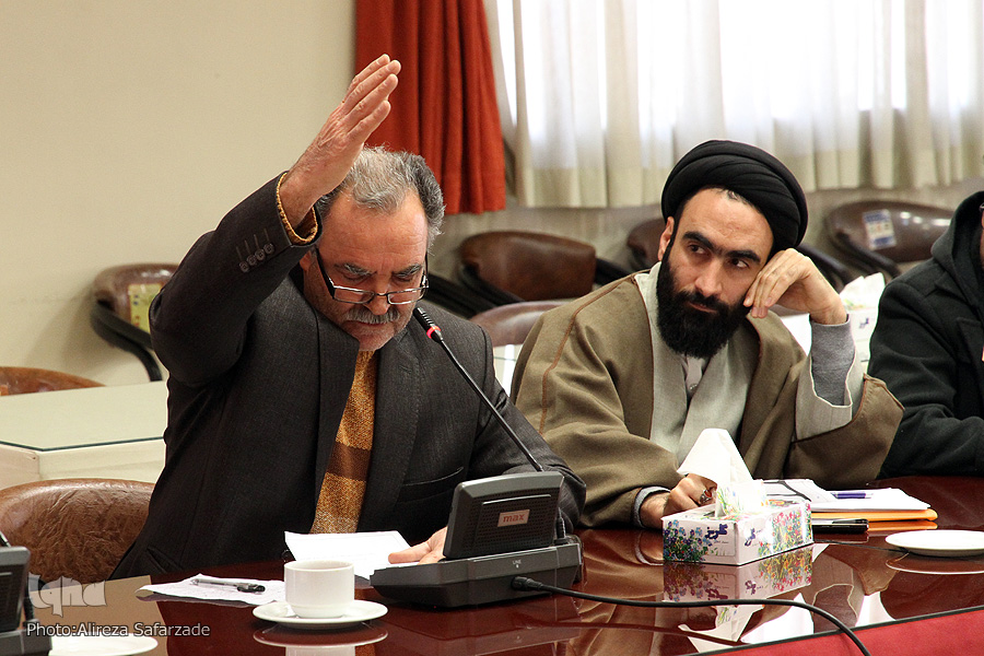 بیان دغدغههای قرآنیان در نشست هماندیشی با رئیس کمیسیون فرهنگی مجلس بیان دغدغههای قرآنیان در نشست هماندیشی با رئیس کمیسیون فرهنگی مجلس