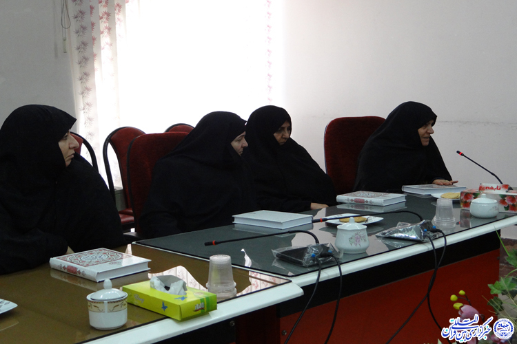 نشست هماهنگی جلسات قرآن خانگی مسجد محور برگزار شد + عکس