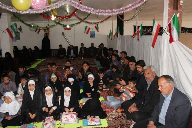 18 نوآموز جامعةالقرآن روستای همایون حافظ جزء 30 شدند 18 نوآموز جامعةالقرآن روستای همایون حافظ جزء 30 شدند
