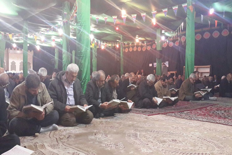 ارتباط با قرآن زندگی را نورانی می‌کند/ برگزاری محفل انس با قرآن در قزوین+عکس