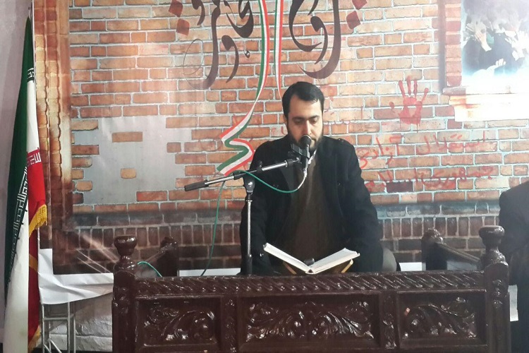 ارتباط با قرآن زندگی را نورانی می‌کند/ برگزاری محفل انس با قرآن در قزوین+عکس