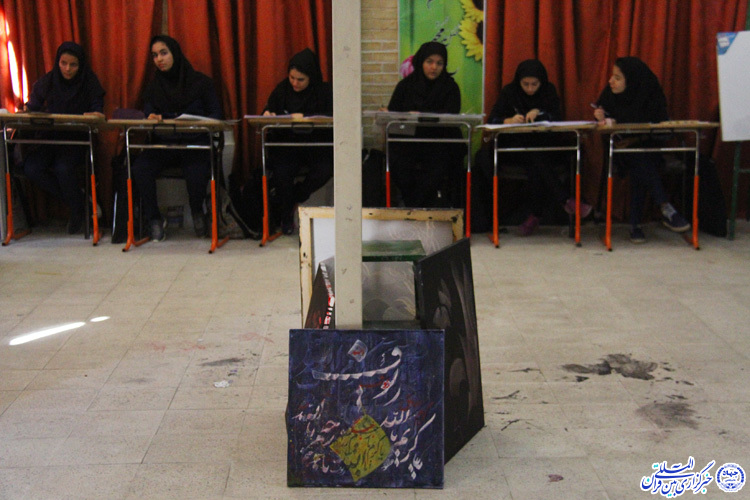 برگزاری کارگاه «نقاشی خط» با موضوع قرآن و عترت در یزد+عکس