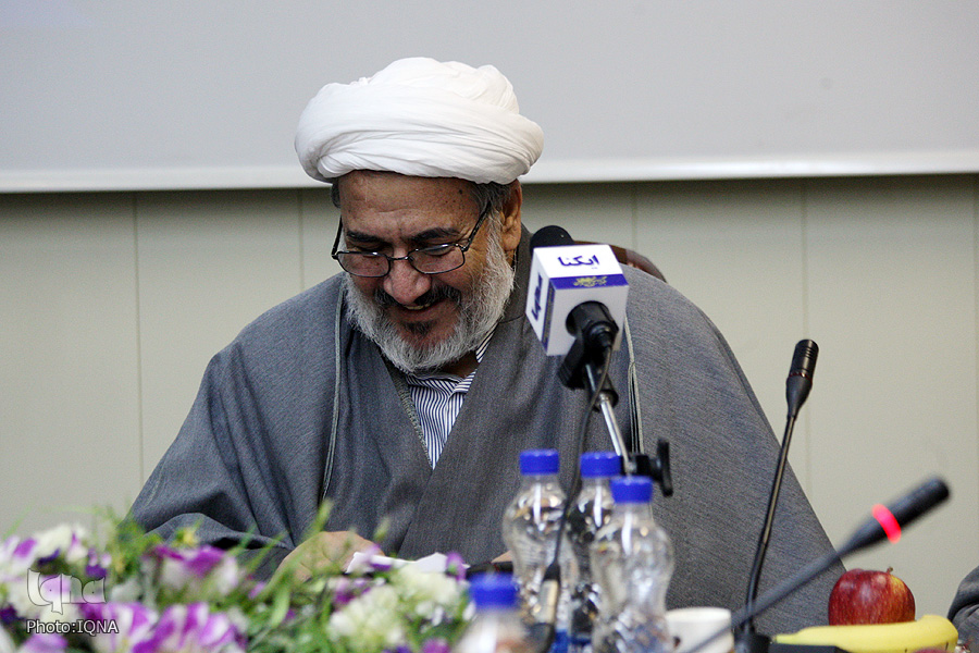 آغاز مراسم ظهر دلنشین حجتالاسلام مهدوی راد/ استاد به روایت شاگردان آغاز مراسم ظهر دلنشین حجتالاسلام مهدوی راد/ استاد به روایت شاگردان