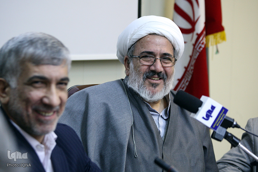 آغاز مراسم ظهر دلنشین حجتالاسلام مهدوی راد/ استاد به روایت شاگردان آغاز مراسم ظهر دلنشین حجتالاسلام مهدوی راد/ استاد به روایت شاگردان