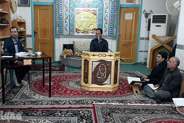جشنواره تلاوتهای مجلسی در آران بیدگل جشنواره تلاوتهای مجلسی در آران بیدگل