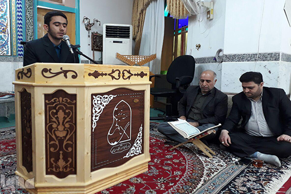جشنواره تلاوتهای مجلسی در آران بیدگل جشنواره تلاوتهای مجلسی در آران بیدگل