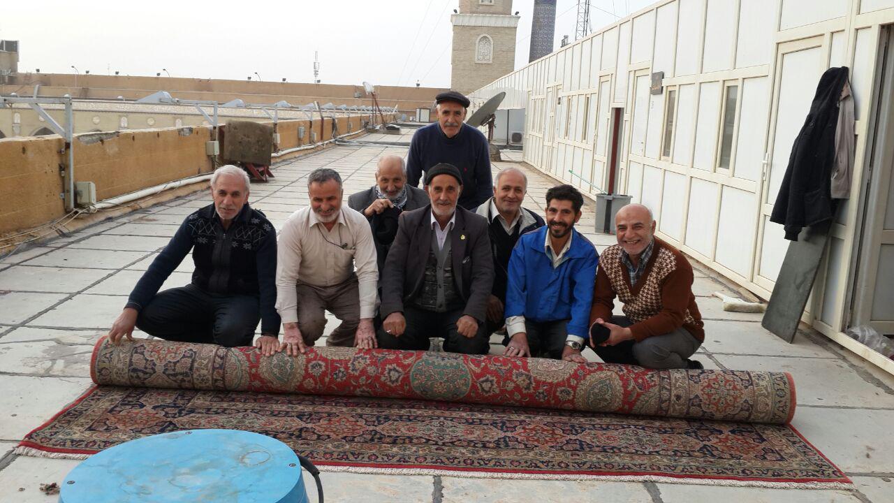 مرمت فرش 120 ساله کرمان در مسجد کوفه + تصاویر