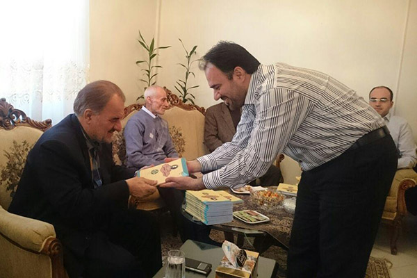 اهداء کتاب شریف سنن النبی(ص) حضرت علامه سید محمد حسین طباطبایی به عباس سلیمی اهداء کتاب شریف سنن النبی(ص) حضرت علامه سید محمد حسین طباطبایی به عباس سلیمی