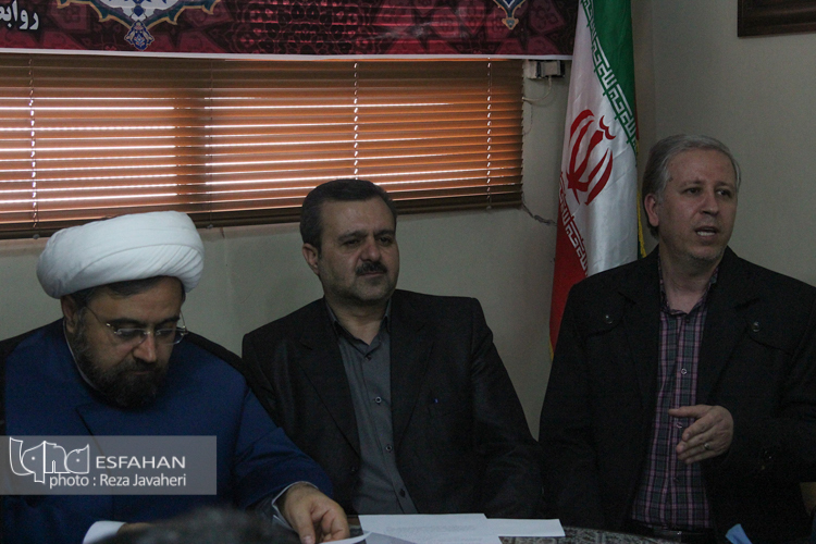 نشست خبری همایش علمی مقام ادبی اصفهان درسالن جلسات اداره کل ارشاد اسلامی اصفهان برگزار شد.