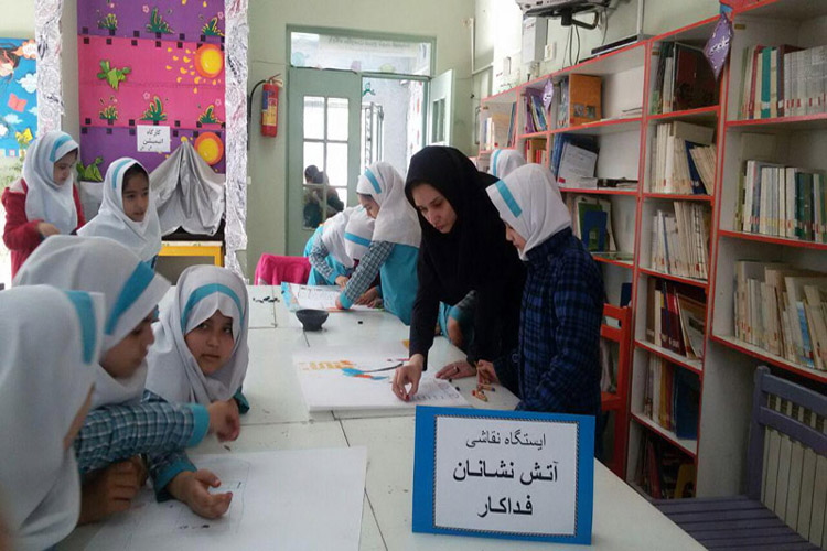 برپایی ایستگاه نقاشی «آتش‌نشانان فداکار» در خرم‌آباد