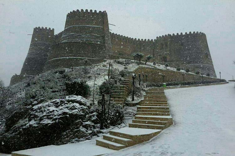 اشاره غیرمستقیم به «برف» در آیه 43 سوره نور