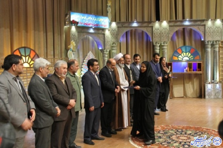 گزارش ایکنا از آئین تجلیل برگزیدگان جشنواره تولیدات رادیویی و تلویزیونی چهارمحال و بختیاری