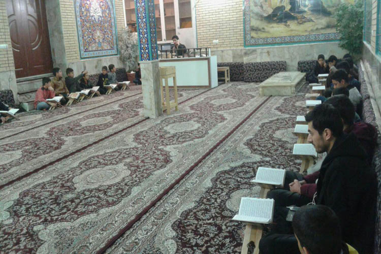 برگزاری دوره تخصصی قرائت قرآن در مسجد دولتشاهی خرم‌آباد