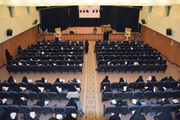 همایش «هفت سال دوم تربیت از دیدگاه اسلام» در میبد برگزار شد