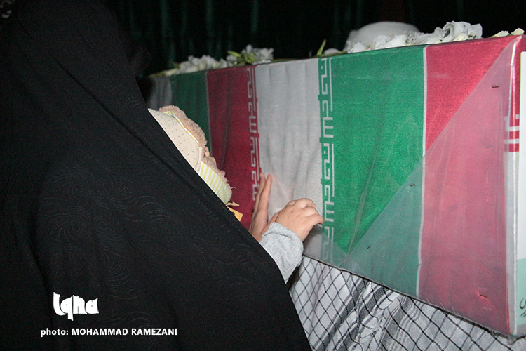 تجدید میثاق جمعی از هنرمندان خراسان‌جنوبی با شهدا