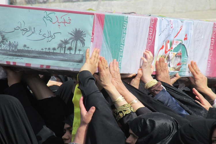 کبوتران بی‌نشان در زادگاه رهبر کبیر انقلاب آرام گرفتند