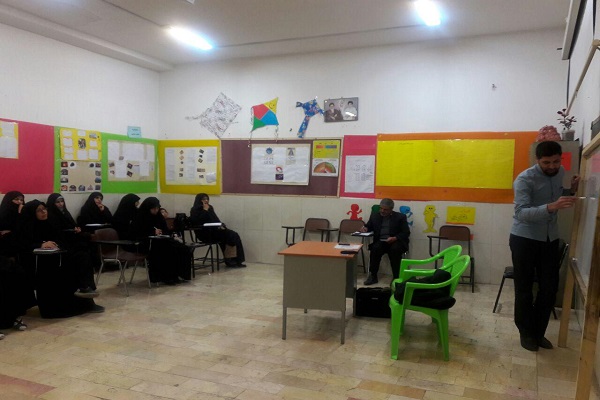 برپایی جلسه آموزش مباحث قرآنی در مهد قرآن کریم دولت آباد برپایی جلسه آموزش مباحث قرآنی در مهد قرآن کریم دولت آباد
