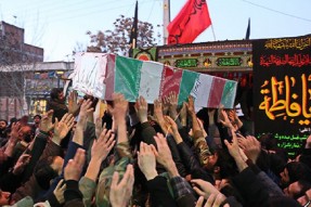 پیکر پاک سه شهید گمنام دفاع مقدس بر دستان مردم ولایتمدار بجنورد تشییع شد