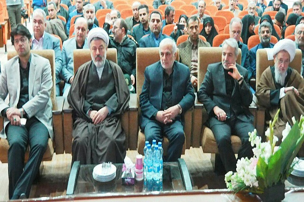 آمدم تا به مادران شهدا بگویم ما فرزندان شما هستیم