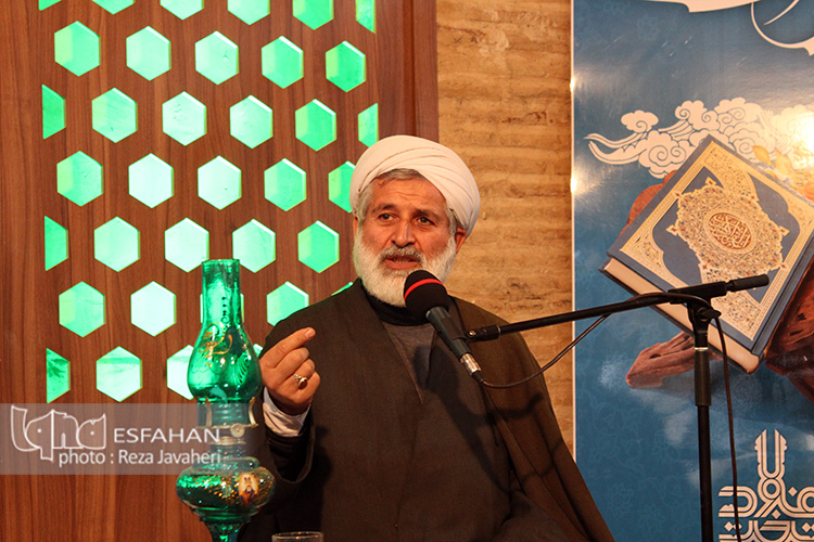 انسان با غرق کردن فرعون خود، به میقات می‌رسد
