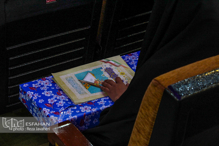 آیین تجلیل از حافظان و شاخصان قرآن کریم