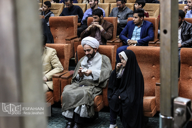 آیین تجلیل از حافظان و شاخصان قرآن کریم