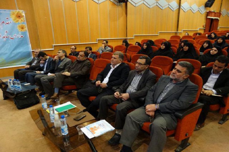 مدارس شاهد؛ بهترین پایگاه برای ترویج فرهنگ ایثار و شهادت