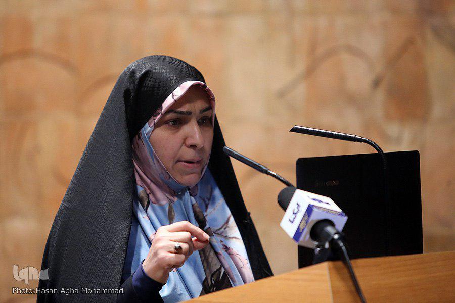 افزودن یافته‌های روز در فرایند تفسیر، افق دید مفسر را توسعه می‌دهد