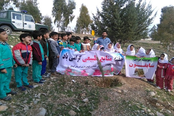 ////جمعه//// مشارکت خردسالان قرآنی مؤسسه سابقون در کاشت درخت ////جمعه//// مشارکت خردسالان قرآنی مؤسسه سابقون در کاشت درخت
