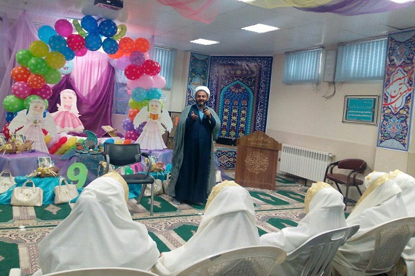جشن عبادت مدرسه غیر انتفاعی قرآنی دین و دانش برگزار شد جشن عبادت مدرسه غیر انتفاعی قرآنی دین و دانش برگزار شد