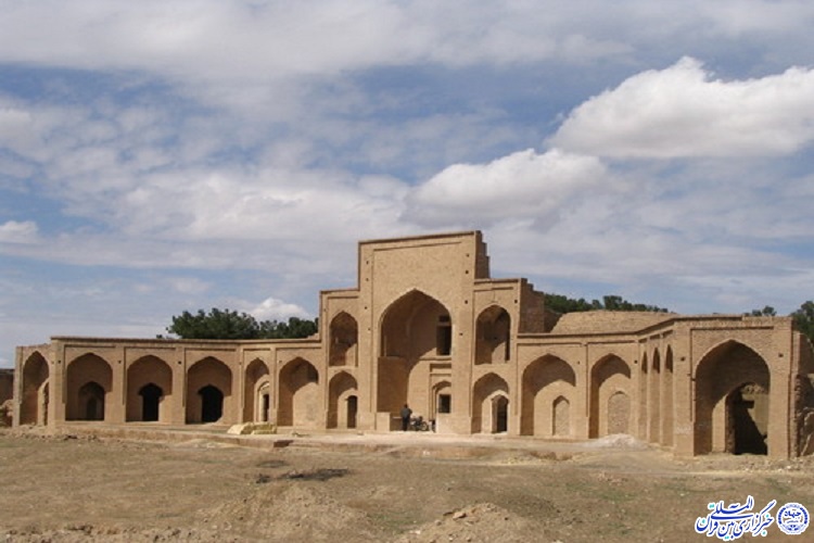 مدارس تاریخی زیبا در شهر قدیمی تون