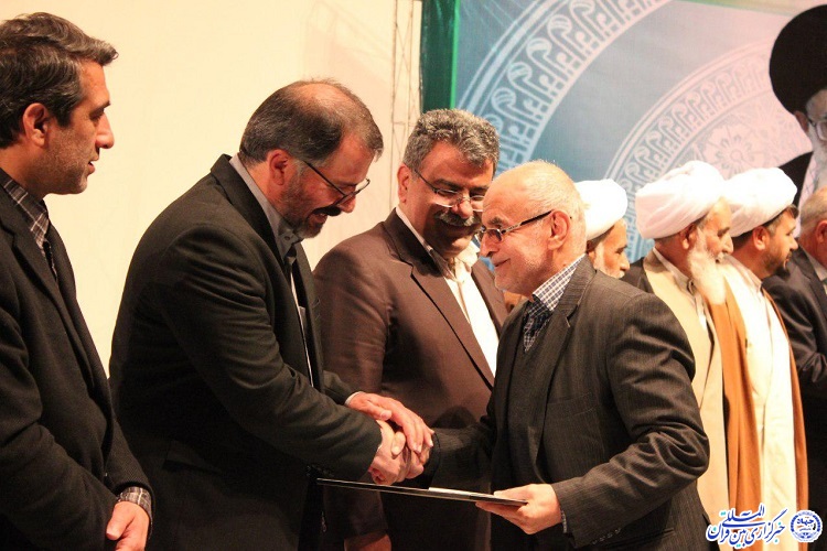 همایش تجلیل از فعالین قرآنی کرمانشاه