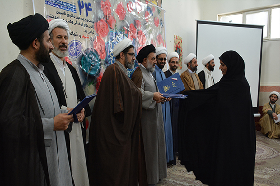 دیدار مدیران کانون‌های مساجد لرستان با آیت‌الله میرعمادی