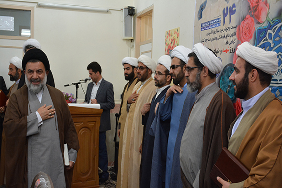دیدار مدیران کانون‌های مساجد لرستان با آیت‌الله میرعمادی