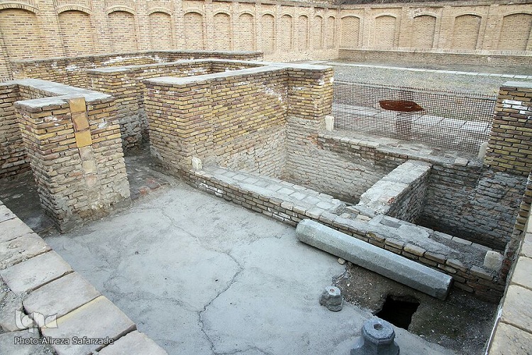 آماده ارسال ابو//////تلفیقی از معماری سنتی و اروپایی در خانه تاریخی ملک