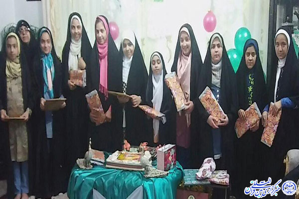 تجلیل از برترین های موسسه گلشن هدایت یزد+عکس