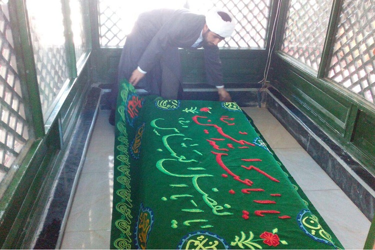 غبارروبی از بقعه سید باقر زابل + عکس