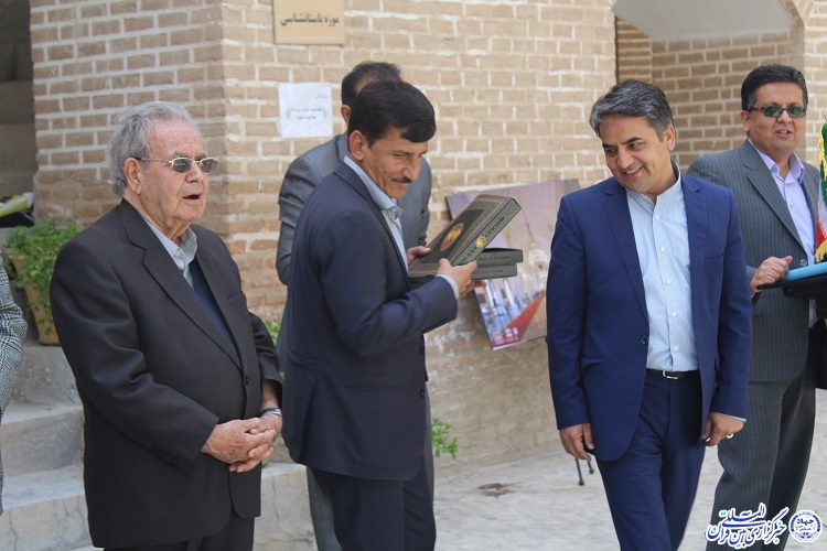 افتتاح بازارچه صنایع دستی در باغ ـ عمارت اکبریه بیرجند