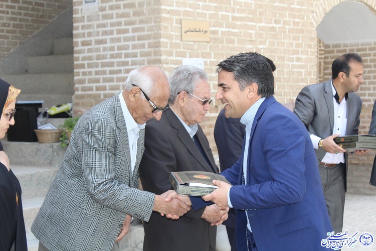 افتتاح بازارچه صنایع دستی در باغ ـ عمارت اکبریه بیرجند