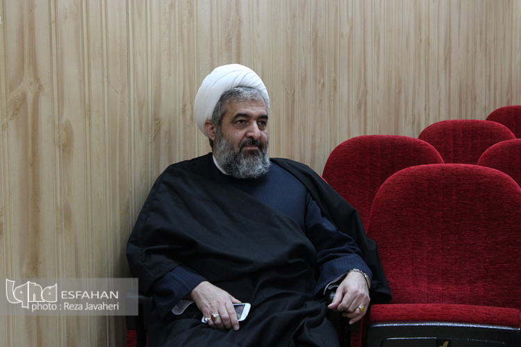 نشست هم اندیشی فعالان قرآنی دانشگاه اصفهان
