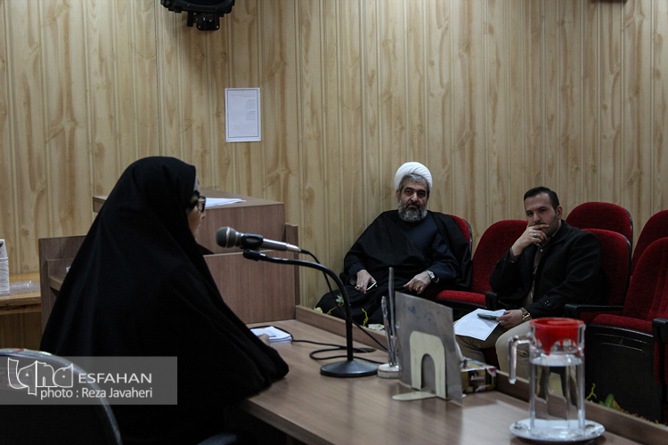 نشست هم اندیشی فعالان قرآنی دانشگاه اصفهان