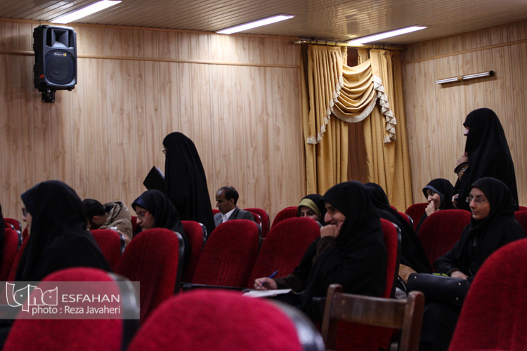 نشست هم اندیشی فعالان قرآنی دانشگاه اصفهان