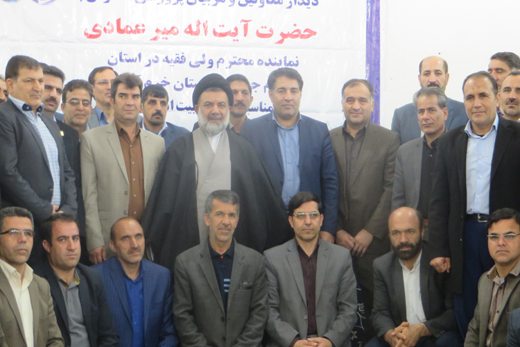 دیدار معاونین و مربیان پرورشی مدارس لرستان با آیت‌الله میرعمادی